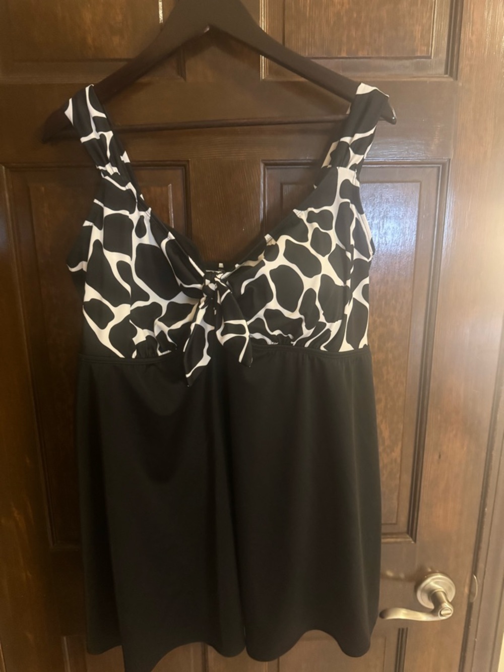 Longitude Women's Black Top with Branded Neck Label 24w with pilling